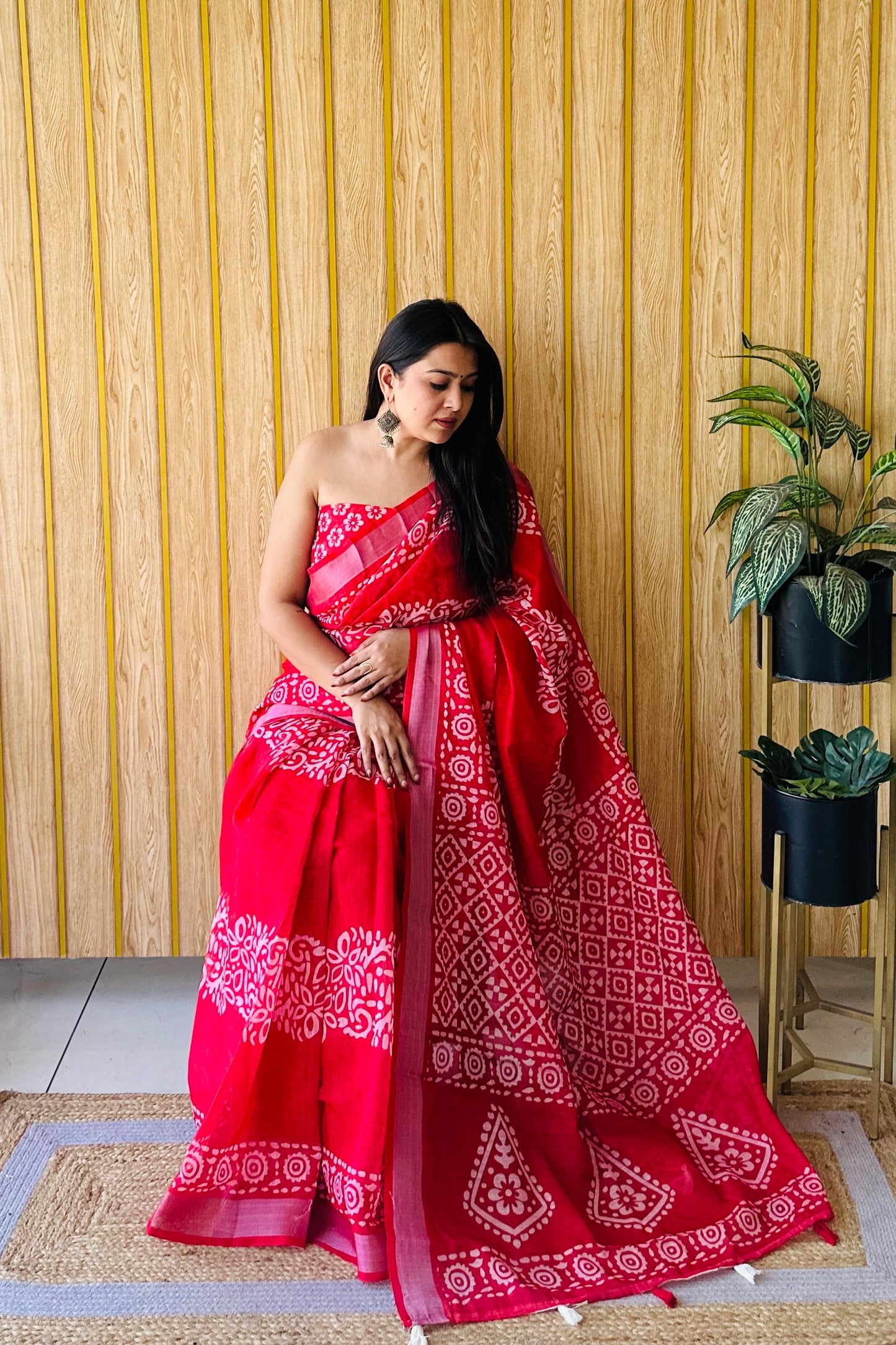 Carmine Red Sampurna Soft Linen Cotton Digital Print Saree With Batik Print With Silver Border