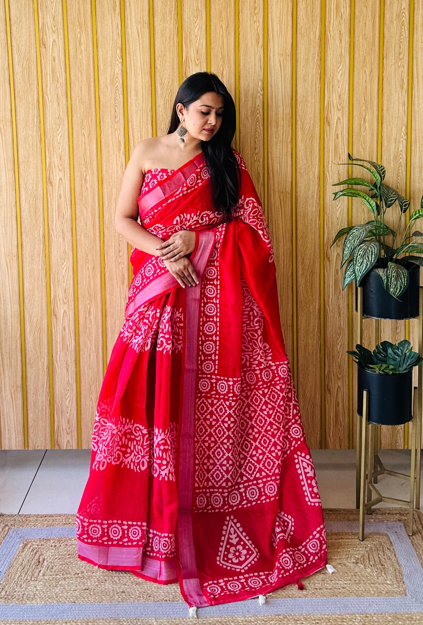 Carmine Red Sampurna Soft Linen Cotton Digital Print Saree With Batik Print With Silver Border