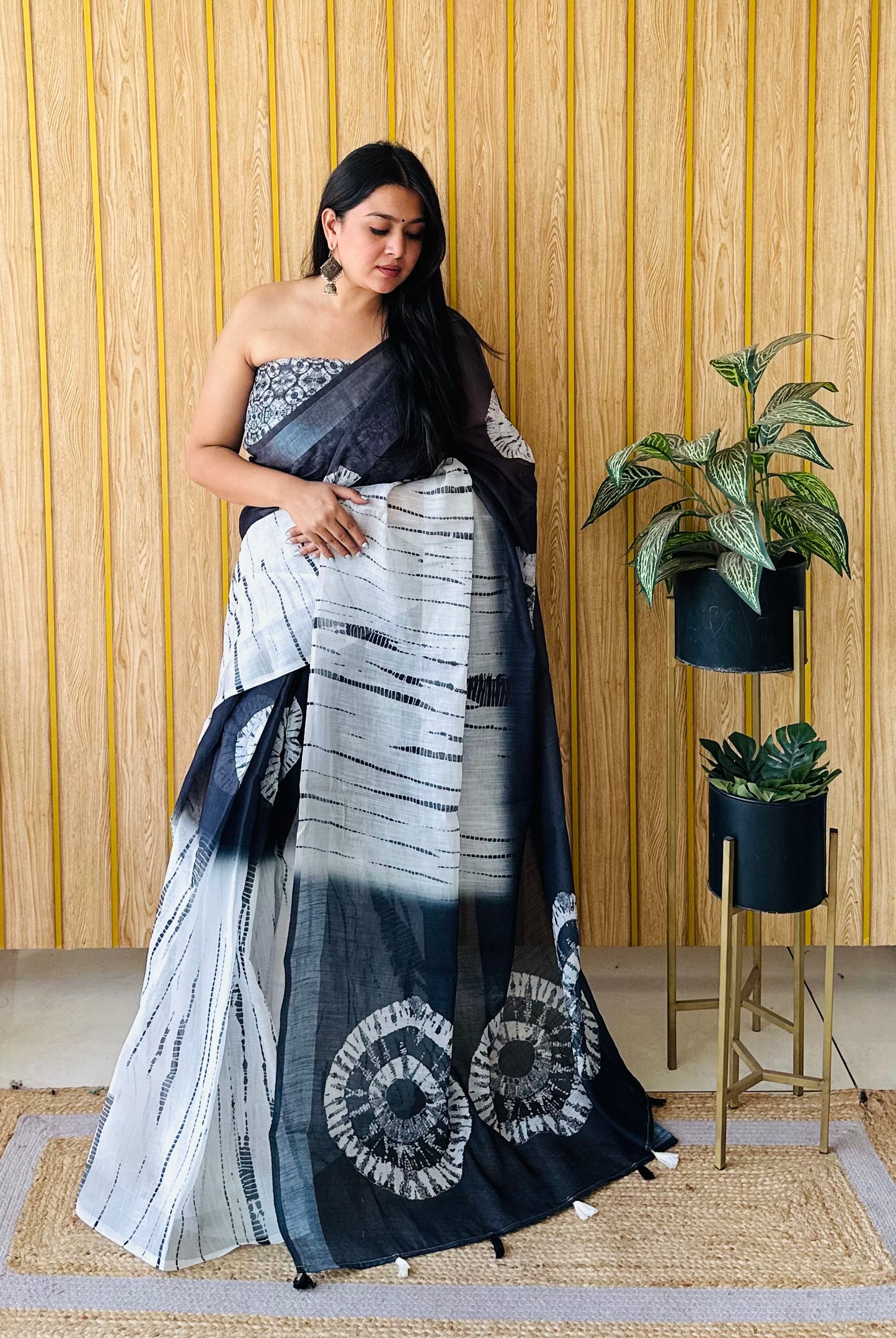 White And Black Aarya-2 Soft Linen Cotton Digital Print Sarees With Batik Print With Silver Border