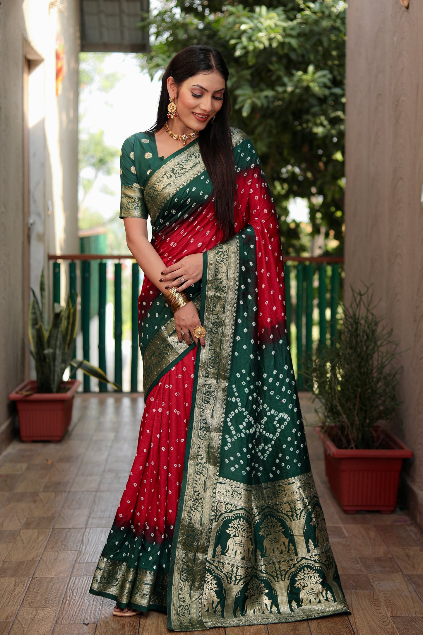 Red Vahini Pure Bandhej Silk Saree With Bandhej Border & Zari Weaving Rich Tissue Pallu