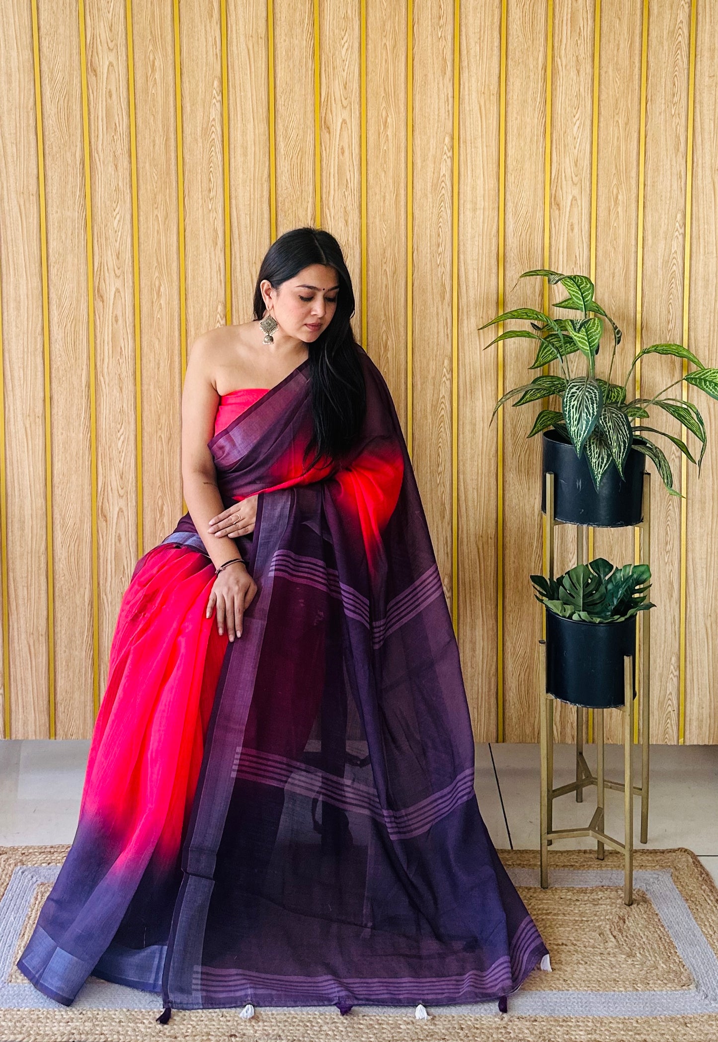 Red Aarya-3 Soft Linen Cotton Digital Print Sarees With Batik Print With Silver Border