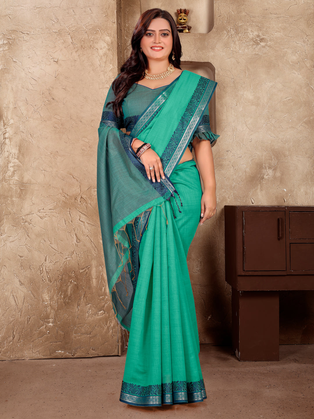 Green Mohini-1 Linen Soft Silk Saree That Has Shine And Shimmer,Sheer Skin With Kanjivaram Border