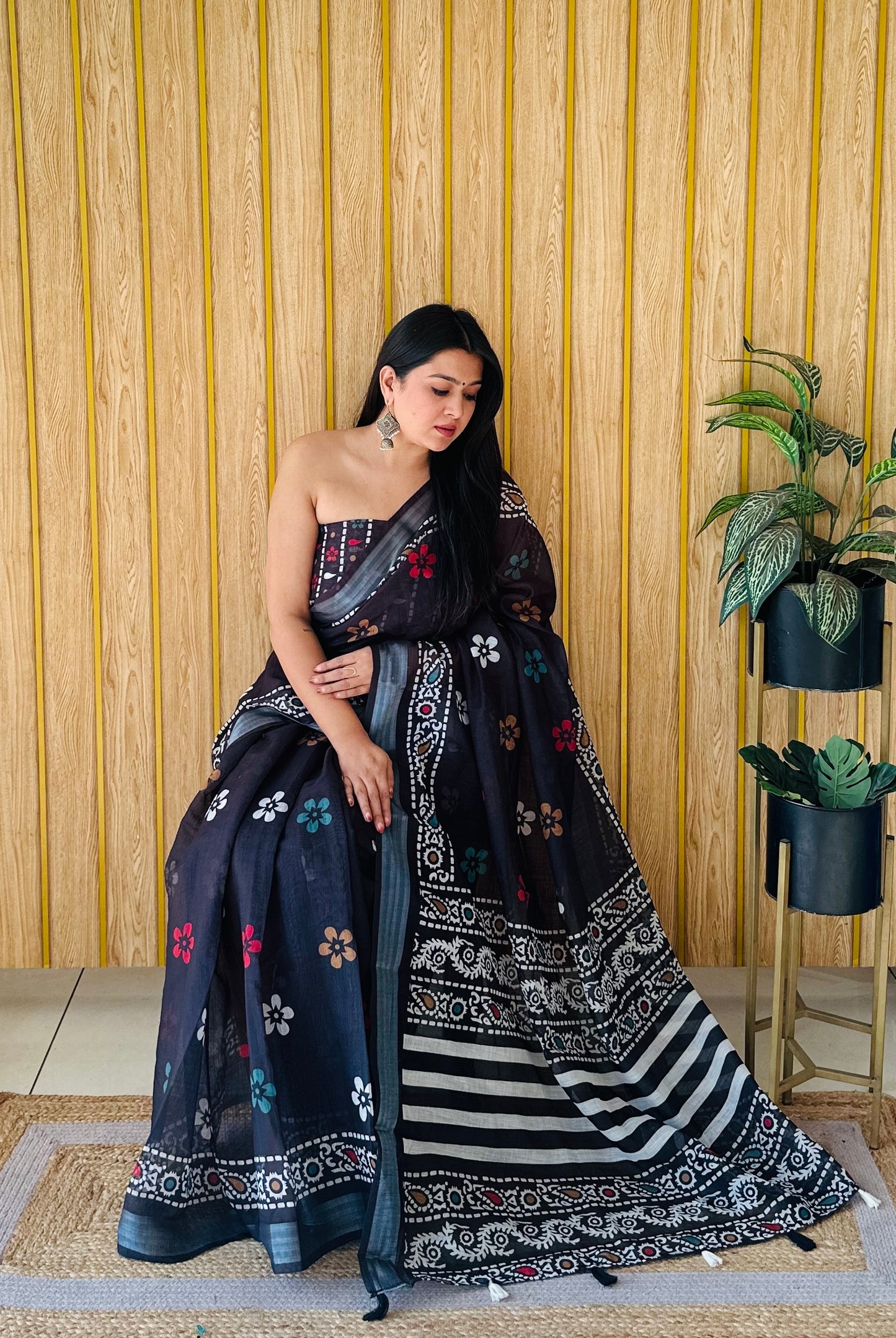 Black Namrata Soft Linen Cotton Digital Print Sarees With Batik Print With Silver Border