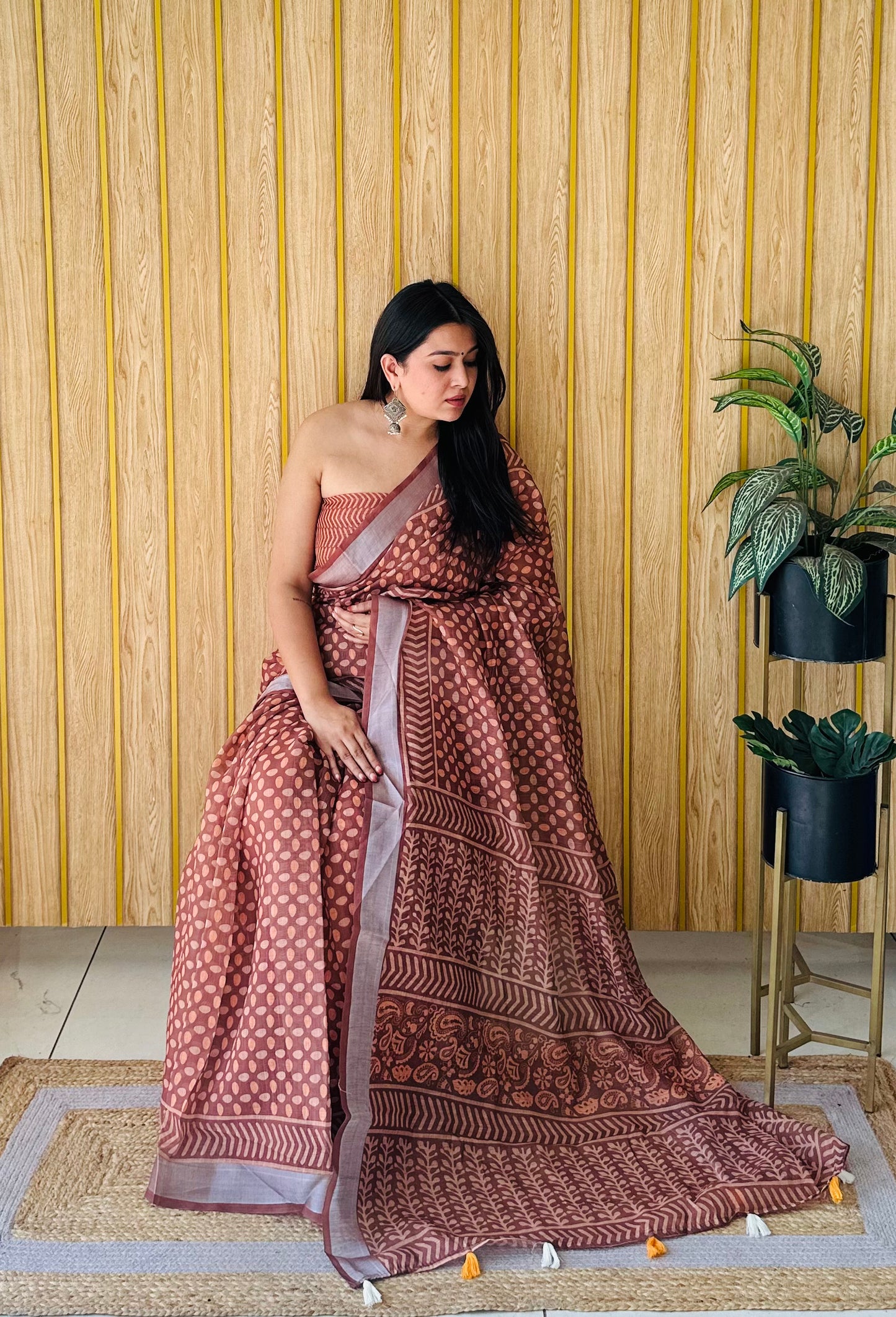 Brown Shukriya Soft Linen Cotton Digital Print Saree With Batik Print With Silver Border