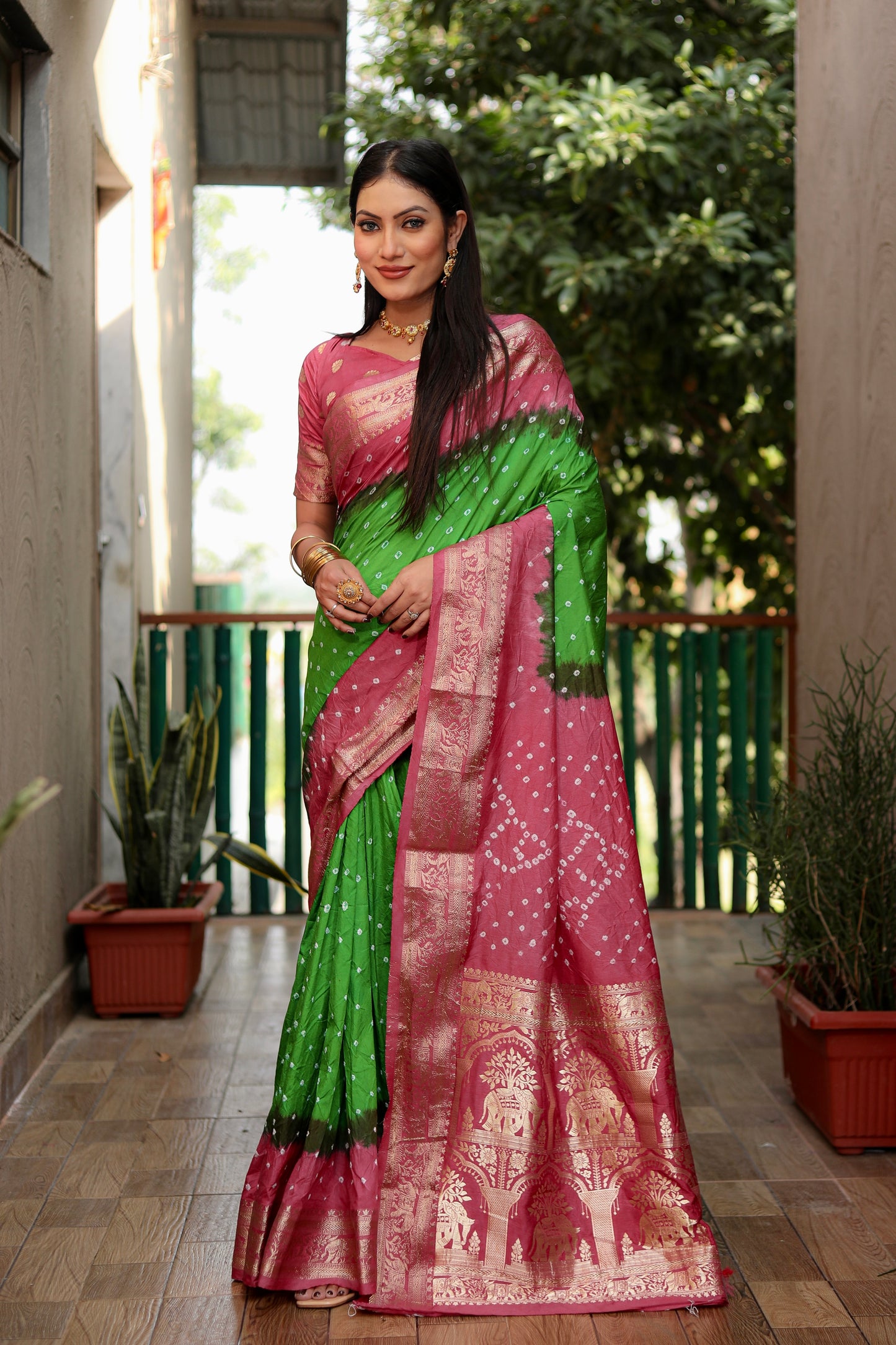 Light Green Vahini Pure Bandhej Silk Saree With Bandhej Border & Zari Weaving Rich Tissue Pallu