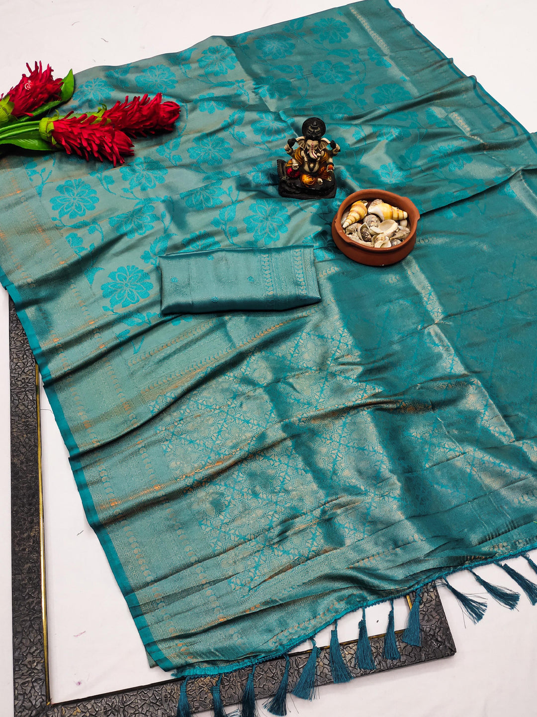 Rama Rozy Pure Kanjivaram soft Silk blends saree with beautiful weaving exclusive work