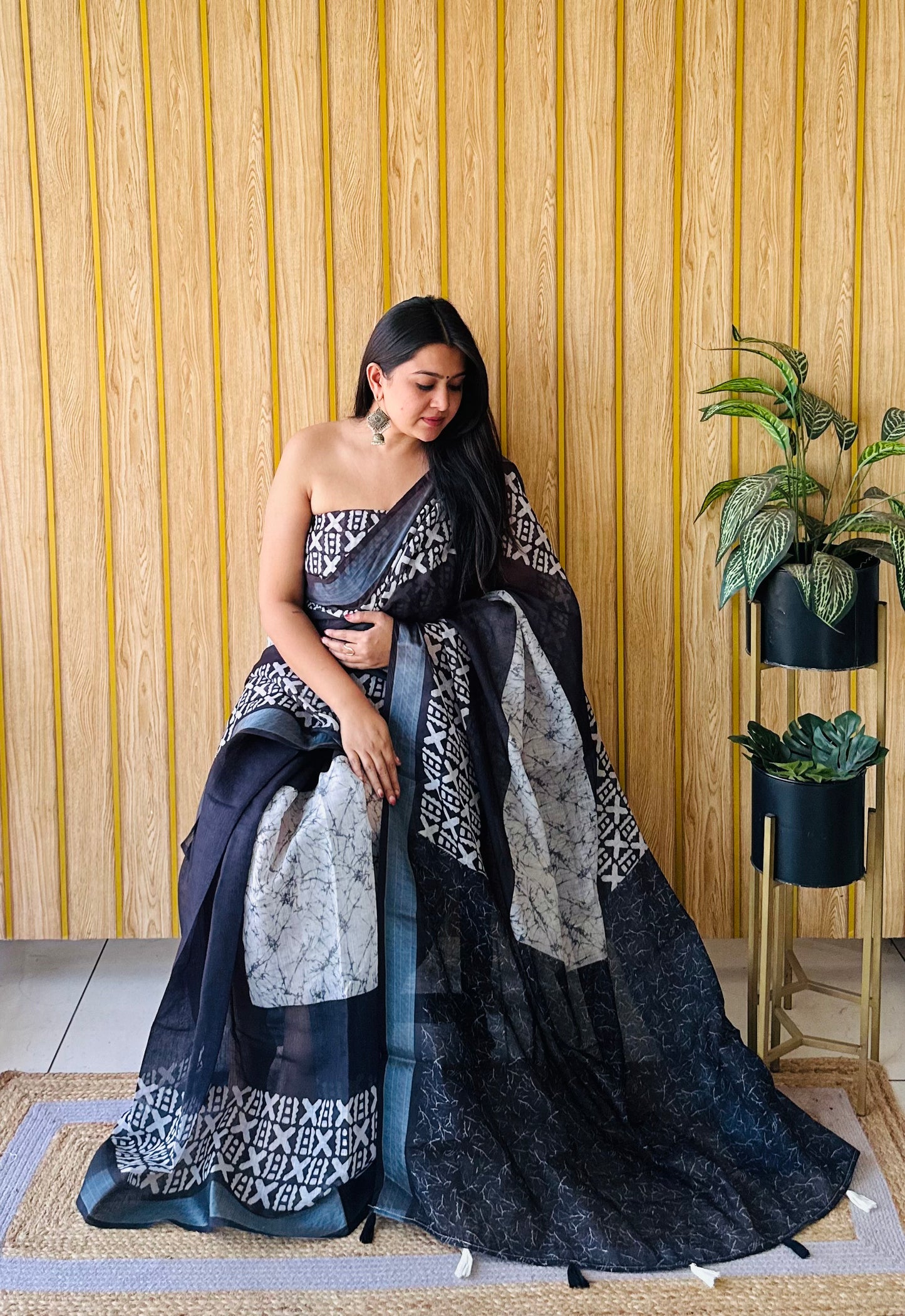White-Black Sampurna Soft Linen Cotton Digital Print Saree With Batik Print With Silver Border