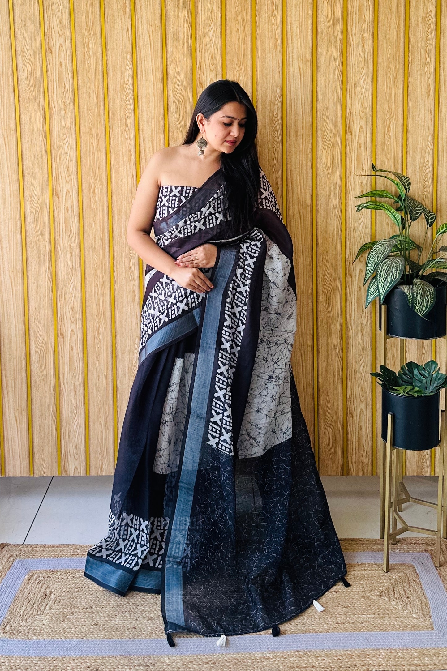 White-Black Sampurna Soft Linen Cotton Digital Print Saree With Batik Print With Silver Border