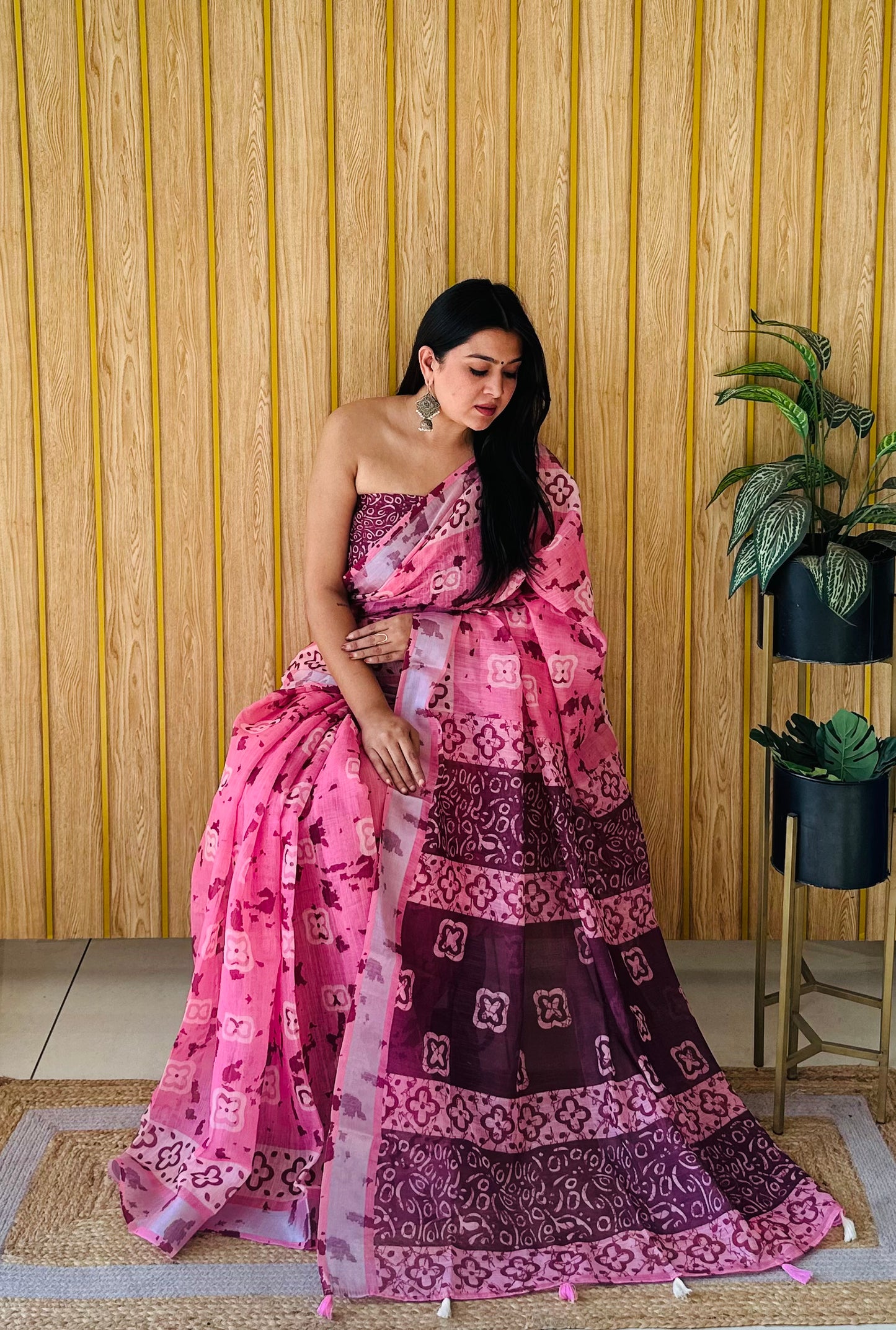 Pink Khushboo Soft Linen Cotton Digital Print Sarees With Batik Print With Silver Border