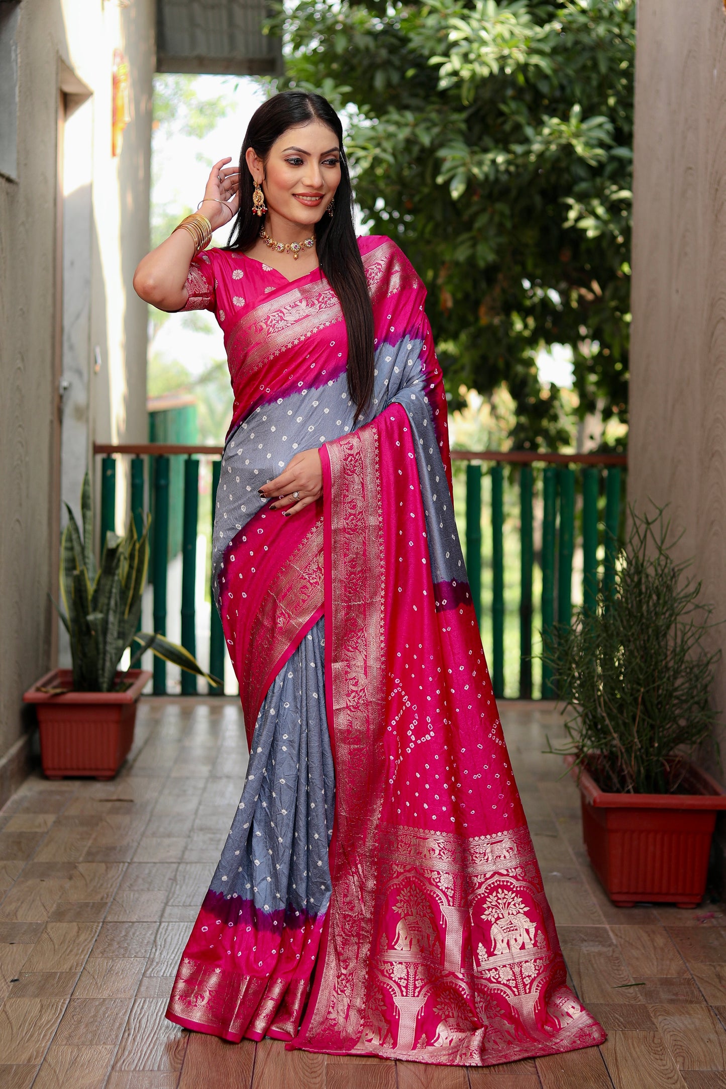 Gray Vahini Pure Bandhej Silk Saree With Bandhej Border & Zari Weaving Rich Tissue Pallu
