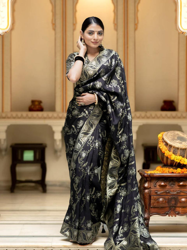 Black Color Kanjivaram silk saree Jari Work With Blouse Piece