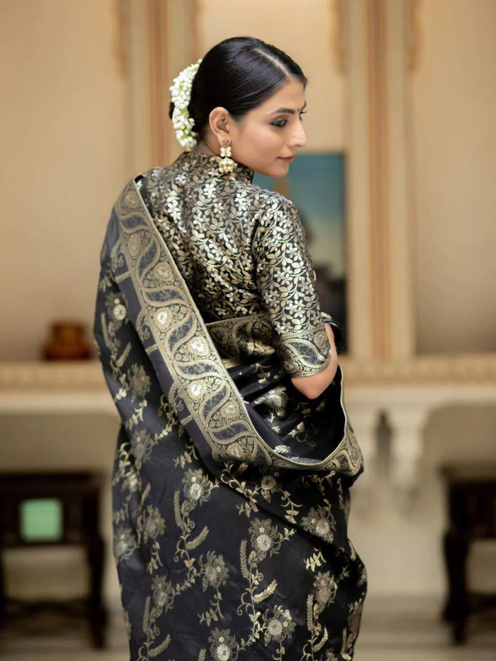 Black Color Kanjivaram silk saree Jari Work With Blouse Piece