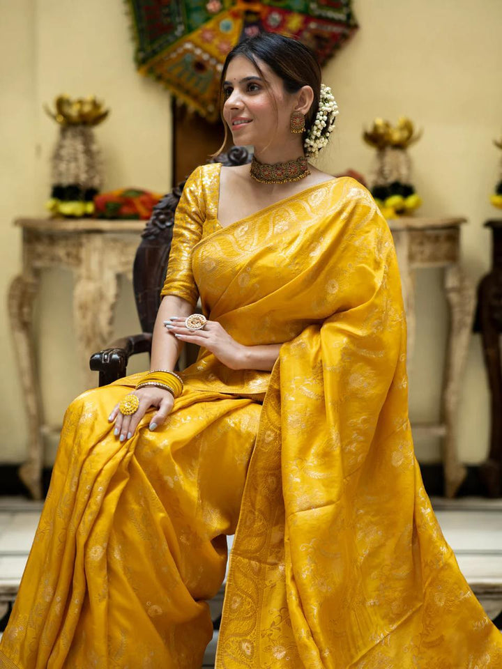 Yellow Color Kanjivaram silk saree Jari Work With Blouse Piece
