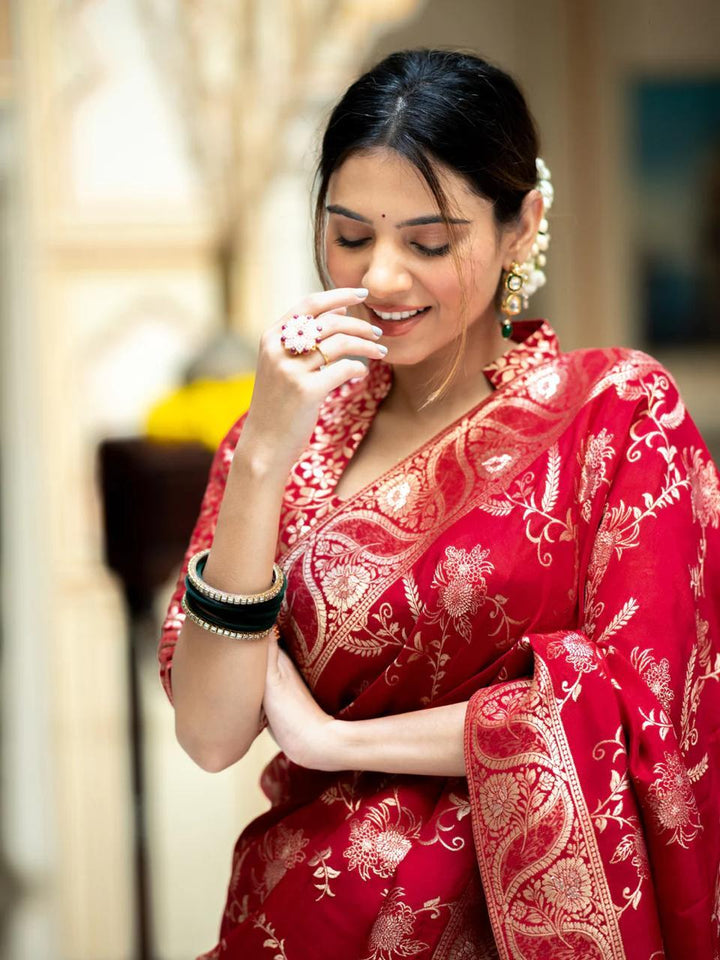 Red Color Kanjivaram silk saree Jari Work With Blouse Piece