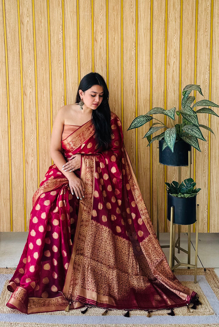Maroon Sitara Soft Gimichu Silk Saree And Jari Weaving Border With Exclusive Jari Rich Pallu