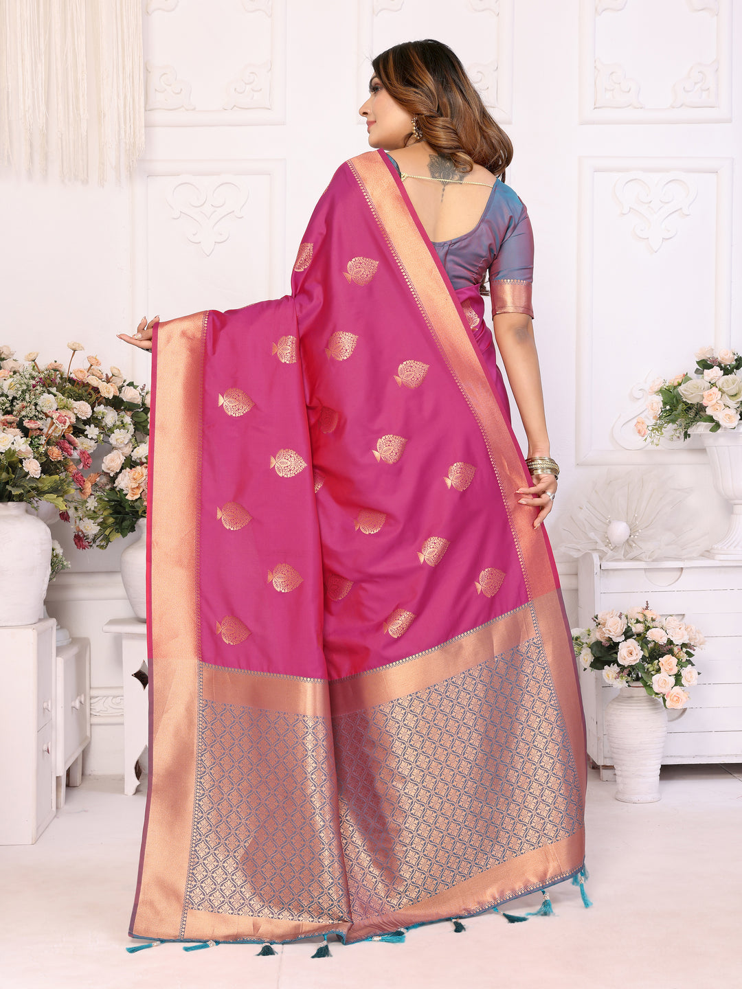 Pink Vardhman Lichi soft Silk sarees woven Butta concept & woven Zari borders both sides