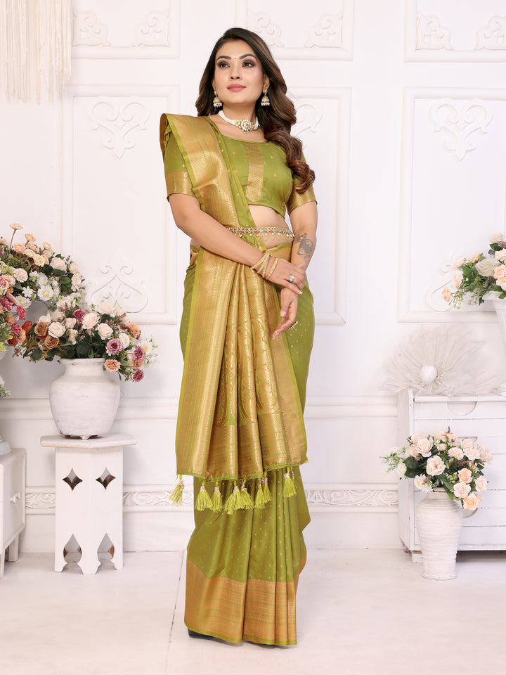 Green Sudarshana Soft Silk Saree With Weaving Butties & weaving Zari Border And Rich Pallu
