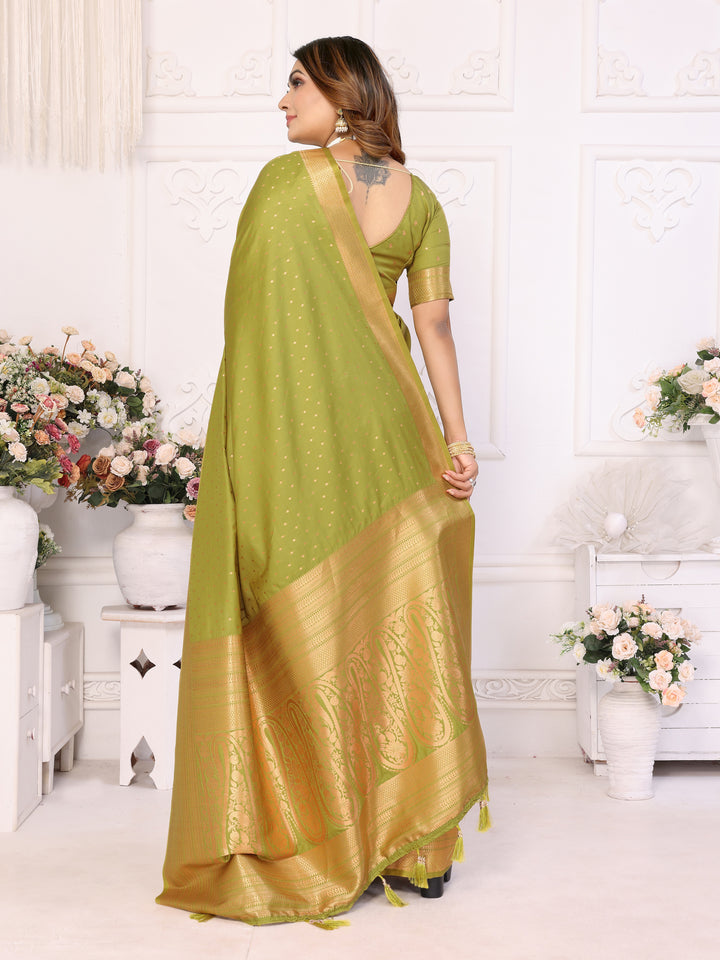 Green Sudarshana Soft Silk Saree With Weaving Butties & weaving Zari Border And Rich Pallu