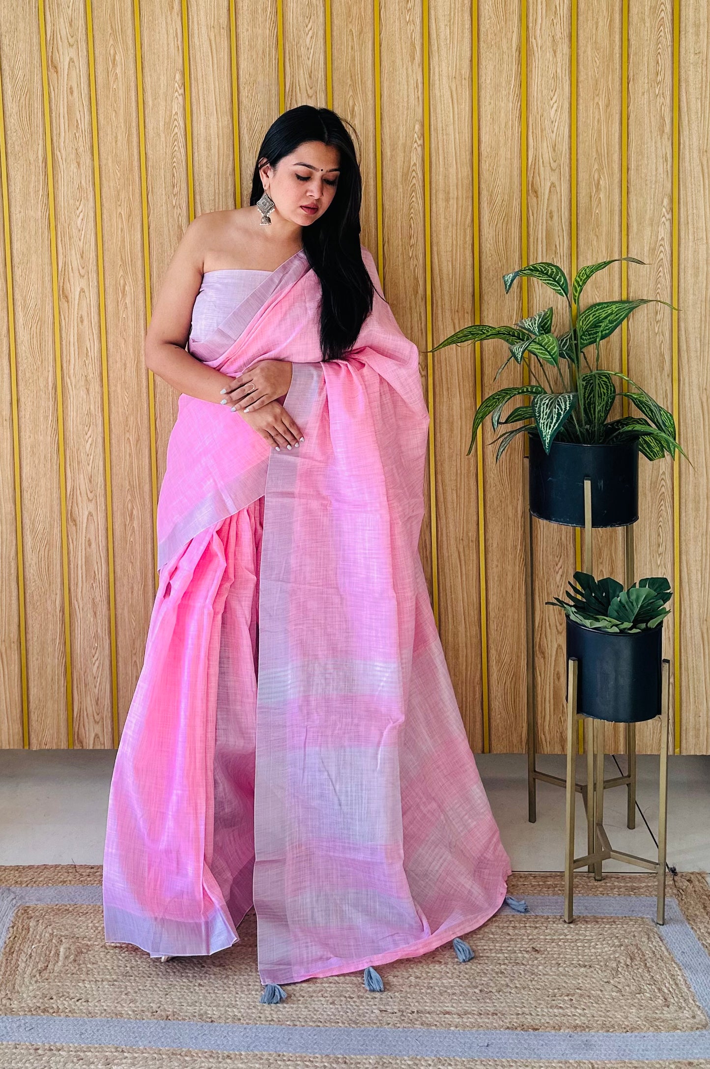 Pink Griva Beauty Soft Leaf Linen Slub By Cotton Saree With Silver Jari Border And Silver Border Blouse
