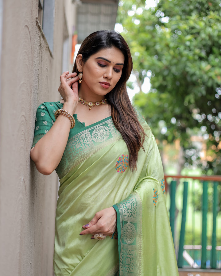 Green Kamlika Dola Silk With Unique Butta And Contrast Border & Rich Pallu