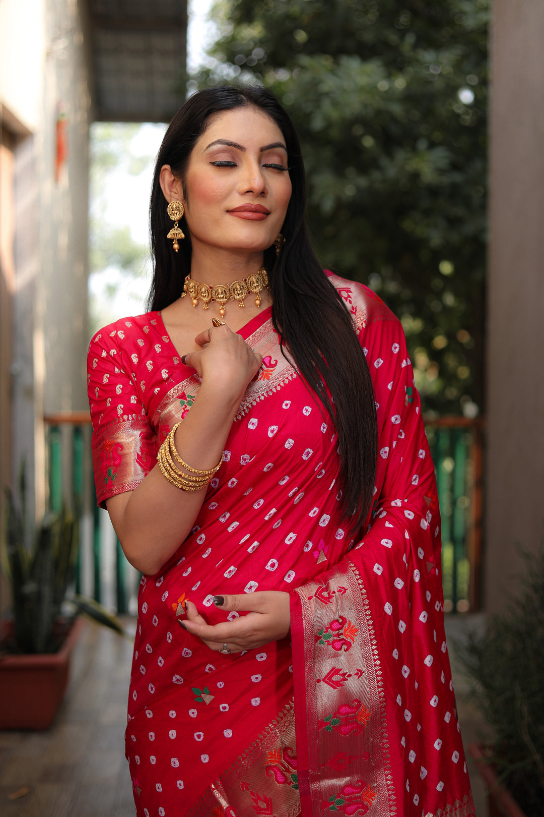 Red Yogeshwari Dola Soft Silk Bandhej Saree With Jari Border & Weaving Paithani Style Rich Pallu