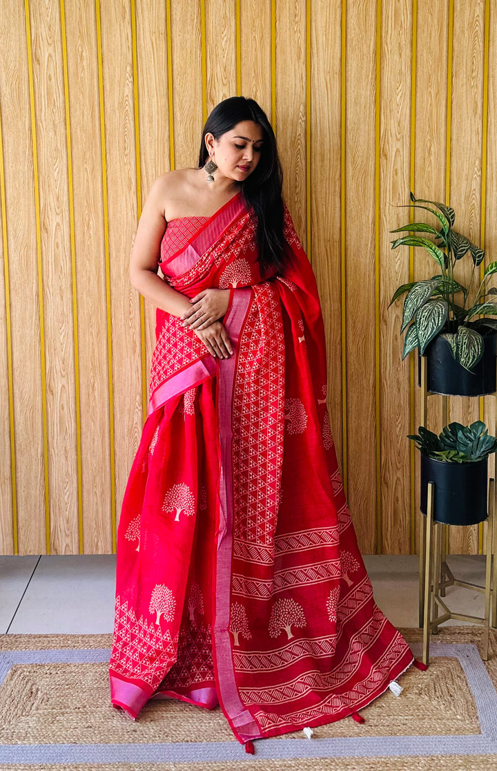 Red Sampurna Soft Linen Cotton Digital Print Saree With Batik Print With Silver Border