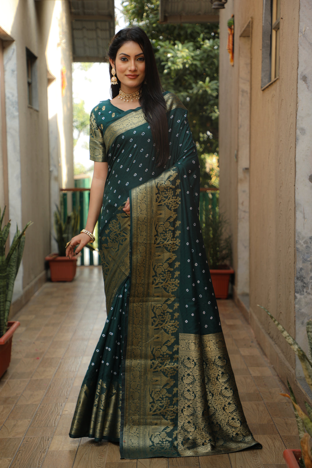 Green Suvarna-3 Bandhej Kanjivaram silk saree And Kanjivaram Border with Zari Weaving Rich Pallu