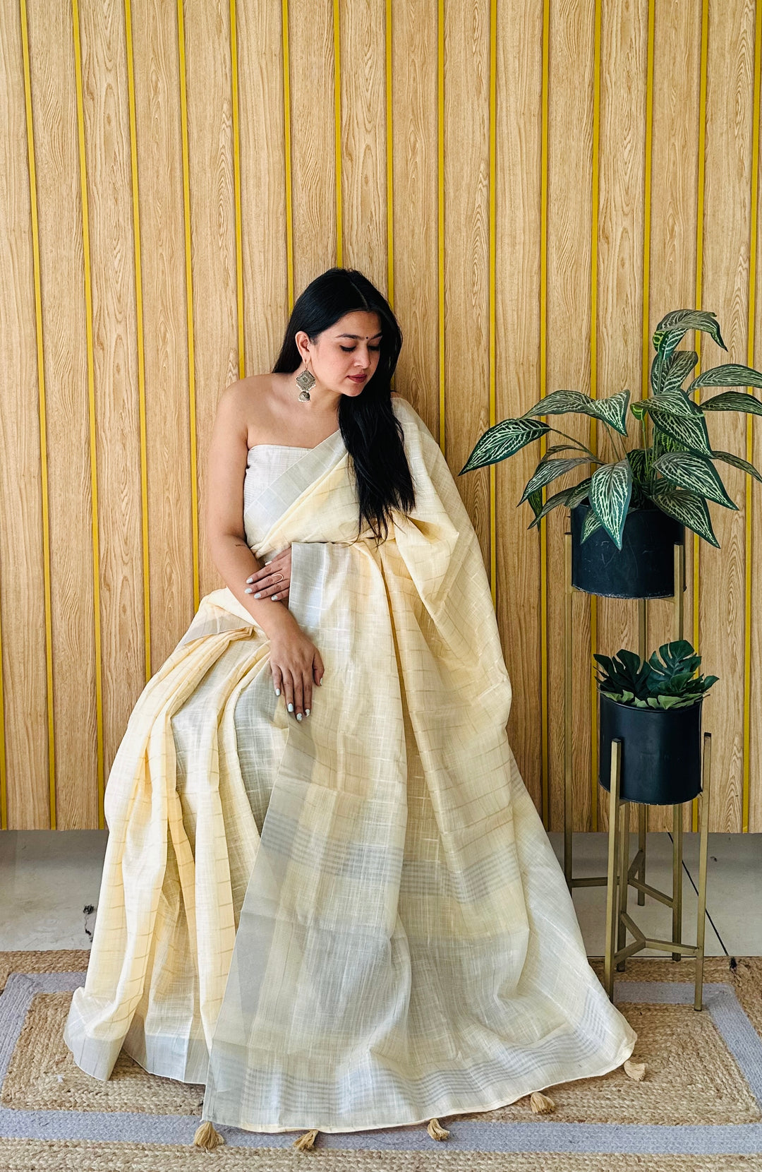 Yellow Ridhdhi Linen Chex Concept Sarees With Ached Weaving All Over Saree