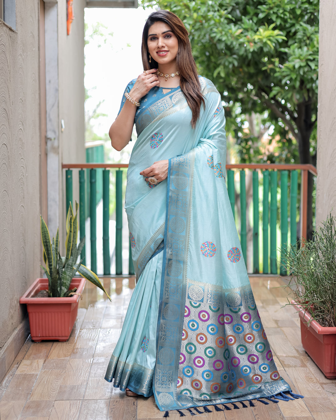 Sky Kamlika Dola Silk With Unique Butta And Contrast Border & Rich Pallu