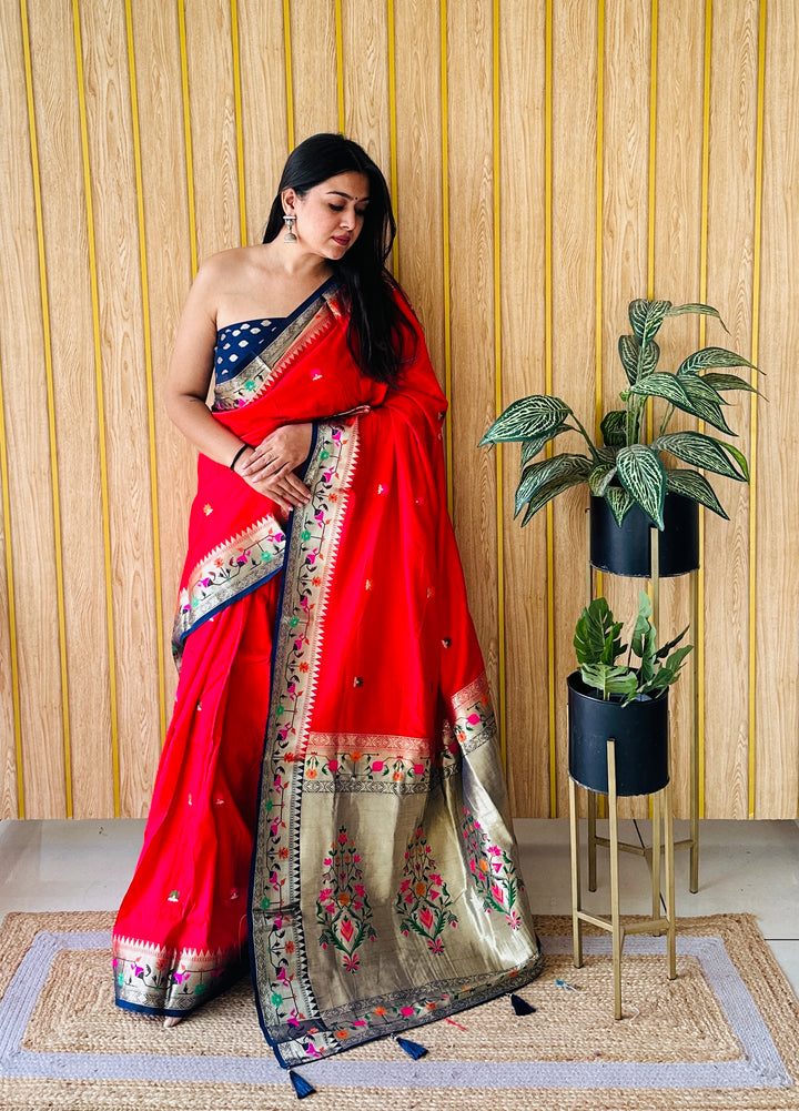 Red Shabri Paithani Soft  Silk Sarees Weaved With Buttas Pattern & Contrast Concept