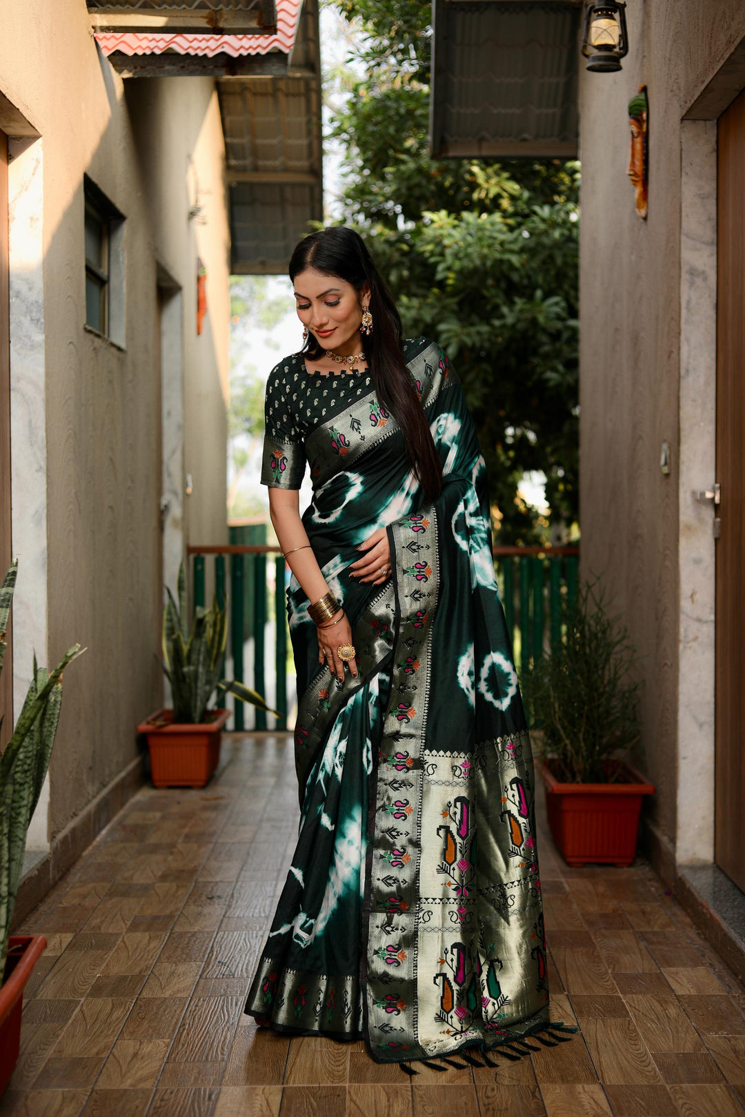 Green Vatika Sibori Print Paithani Silk Sarees With Gold Zari Paithani Border & Contrast Rich Pallu