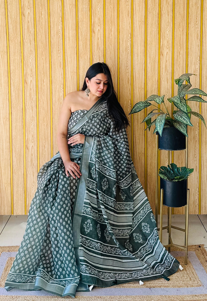 Green Aarya-1 Soft Linen Cotton Digital Print Sarees With Batik Print With Silver Border