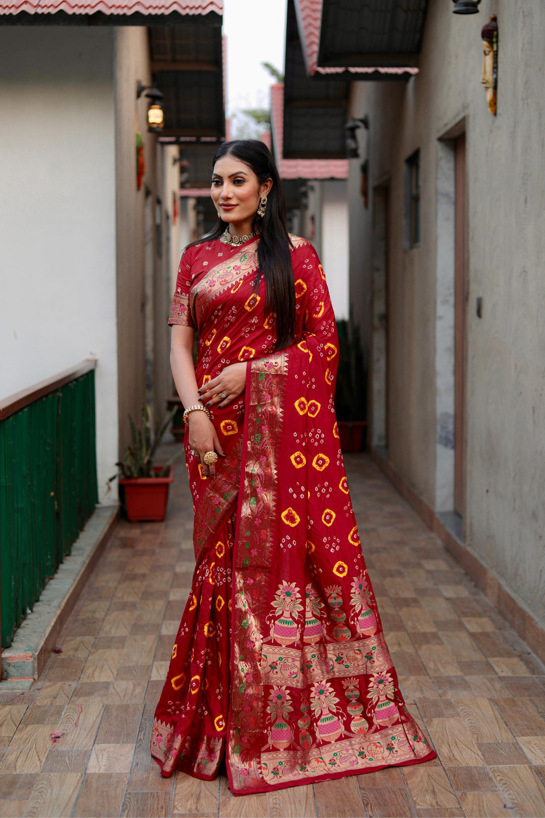 Red Kalash Pure Bandhej Silk Saree With Matka Border Zari Weaving Rich Pallu
