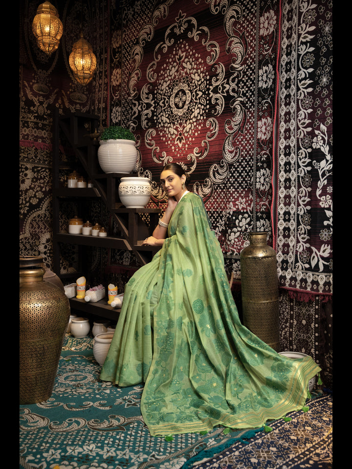 Green Color Jamdani Soft Cotton Saree with unstitched Blouse