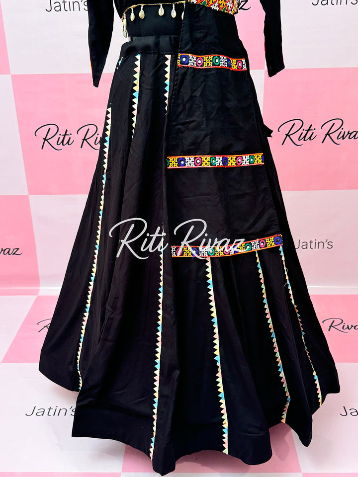 Black color Navratri special Gamthi and kodi work lehenga choli, Navratri Lehenga, Navratri Choli, Navratri Outfit, Navratri Collection