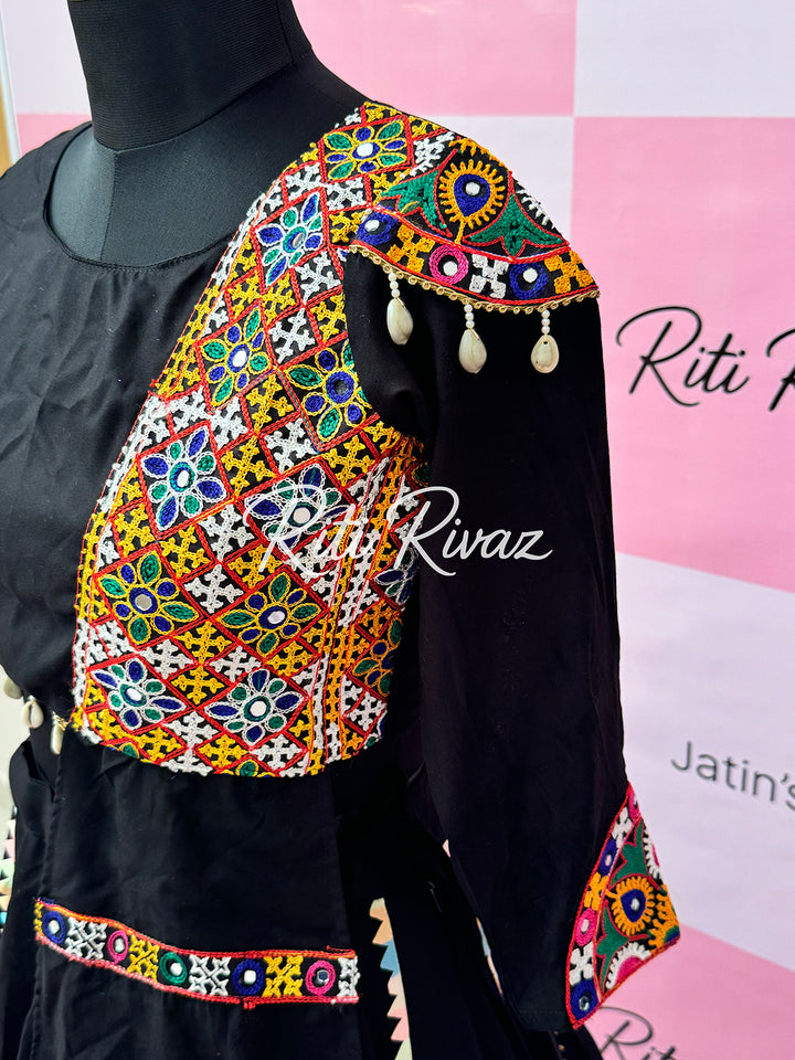 Black color Navratri special Gamthi and kodi work lehenga choli, Navratri Lehenga, Navratri Choli, Navratri Outfit, Navratri Collection