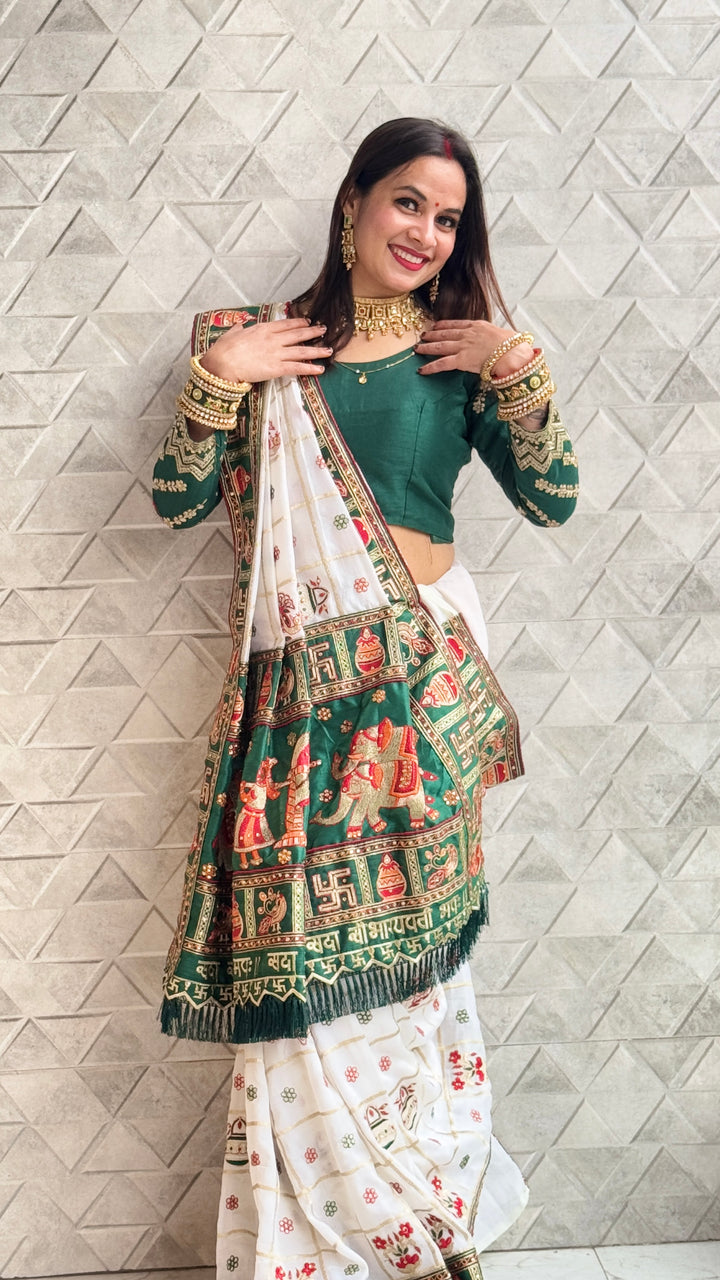 White Green Colour Khushboo Sharma Embroiderd Panter Patola Saree For Special Occasion