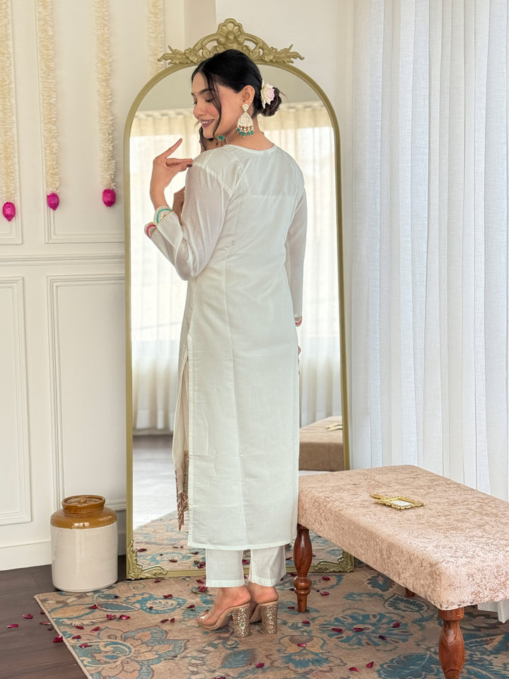 Off White Color Viscose Chanderi Embroidered Kurta with Pant And Dupatta Sets