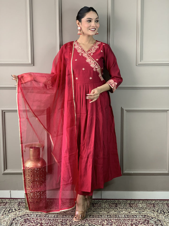 Red Color Viscose Chanderi Embroidered Straight Kurta with Pant And Dupatta Sets