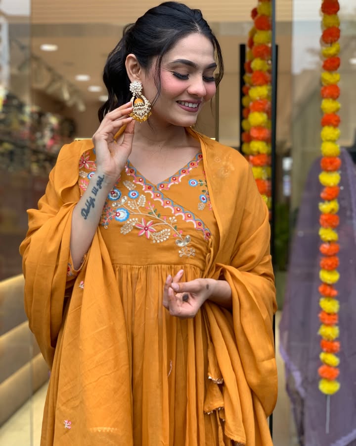 Orange Color Viscose Chanderi Embroidered Kurta with Pant And Dupatta Sets