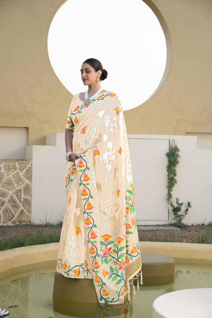 Off-White Color Jamdani Soft Cotton Saree With Unstitched Blouse Piece