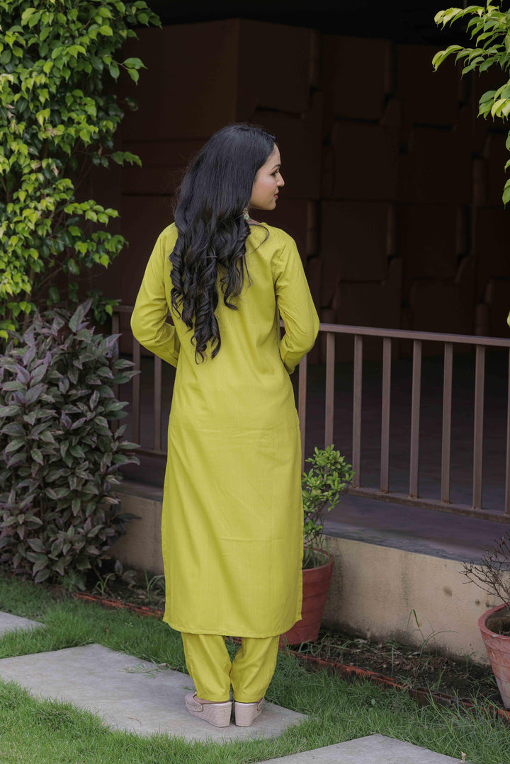 Liril Color Slub Kurti Embroidery With Pant And Dupatta Set