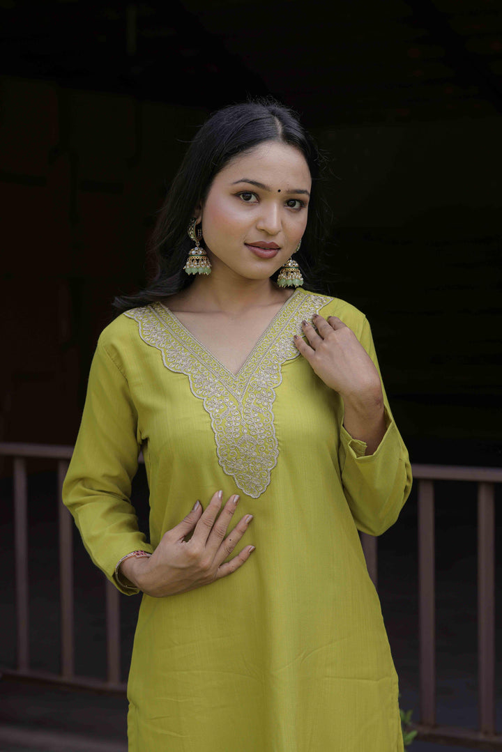 Liril Color Slub Kurti Embroidery With Pant And Dupatta Set