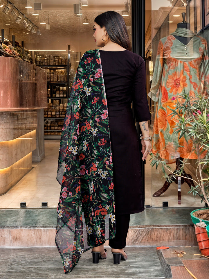 Black Color Viscose Slub Kurti Embroidery With Pant And Dupatta Set