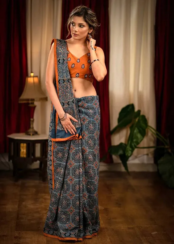Gray Color Cotton Linen Saree With Unstitched Blouse Piece
