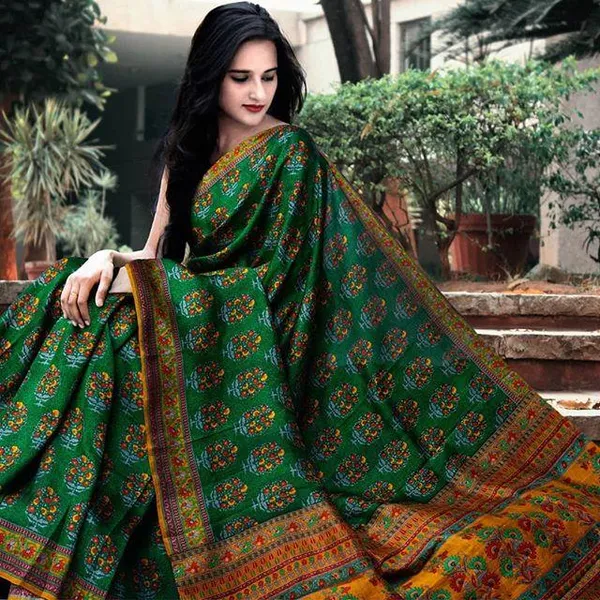Green Color Cotton Linen Saree With Unstitched Blouse Piece