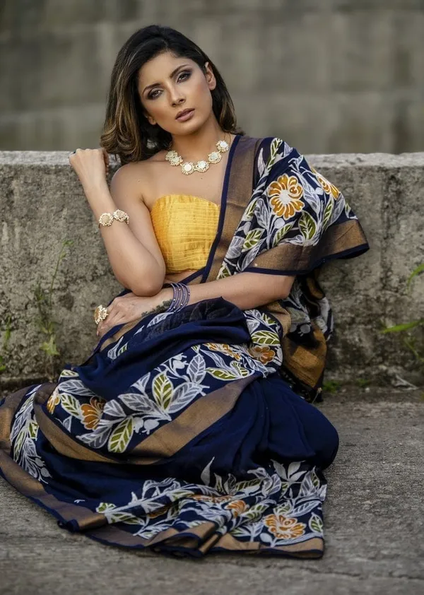 Navy Blue Color Cotton Linen Saree With Unstitched Blouse Piece