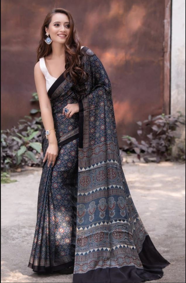 Gray Color Cotton Linen Saree With Unstitched Blouse Piece