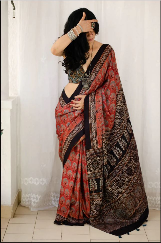 Maroon Color Cotton Linen Saree With Unstitched Blouse Piece
