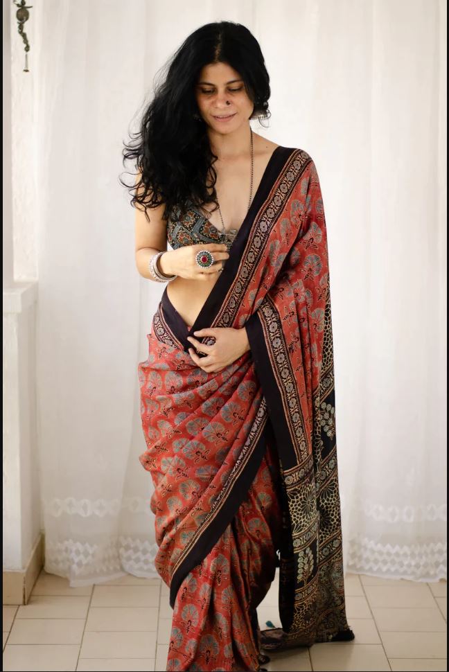 Maroon Color Cotton Linen Saree With Unstitched Blouse Piece